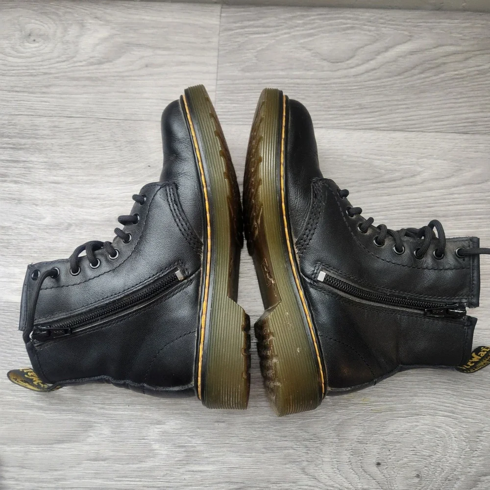 Dr. Martens  Delaney Black Leather Lace Up Boots Kids US Size 1 Side Zip Unisex‎